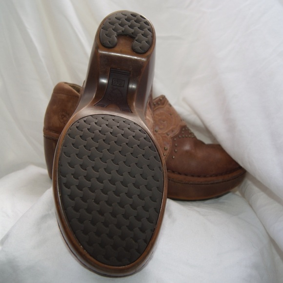 Ariat Women's Brown Leather Embellished Slip-On Clogs - Picture 10 of 11